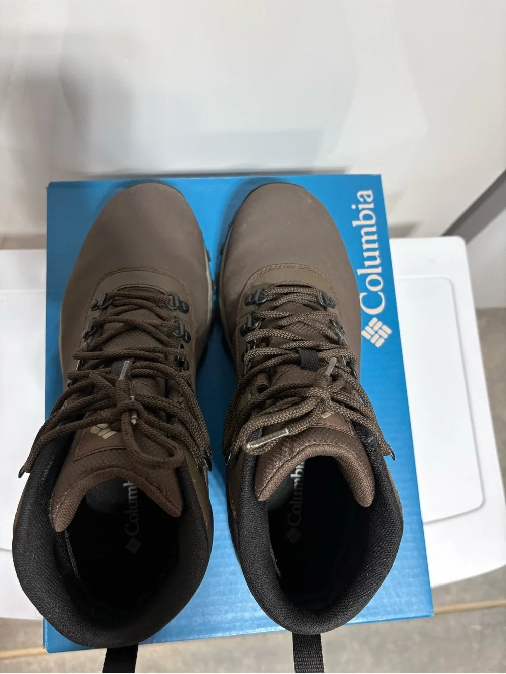 Columbia Men's Newton Explorer Waterproof Hiking Boots in Brown  size 10.5